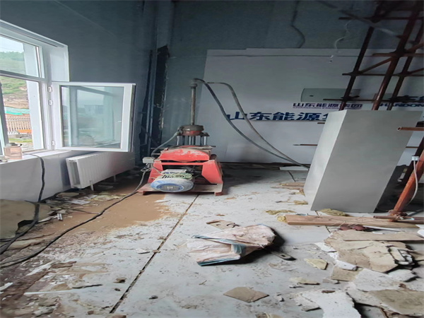 班玛地基基础下沉墙体裂缝加固注浆顶升施工